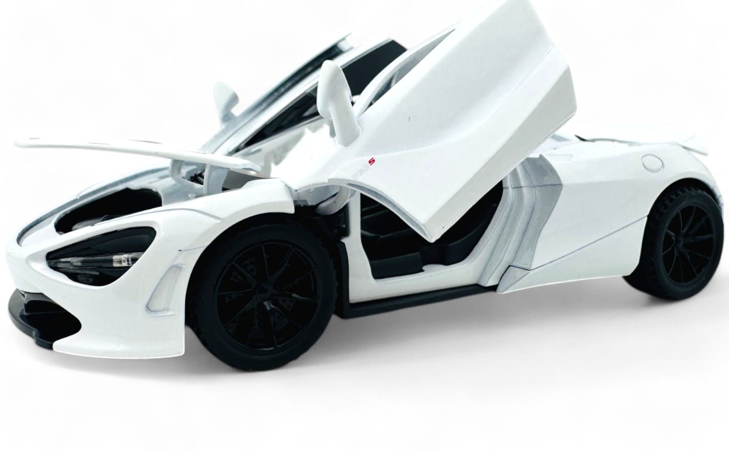 Mclaren 720s 1:24 diecast scale model car collectible | Assorted Colors