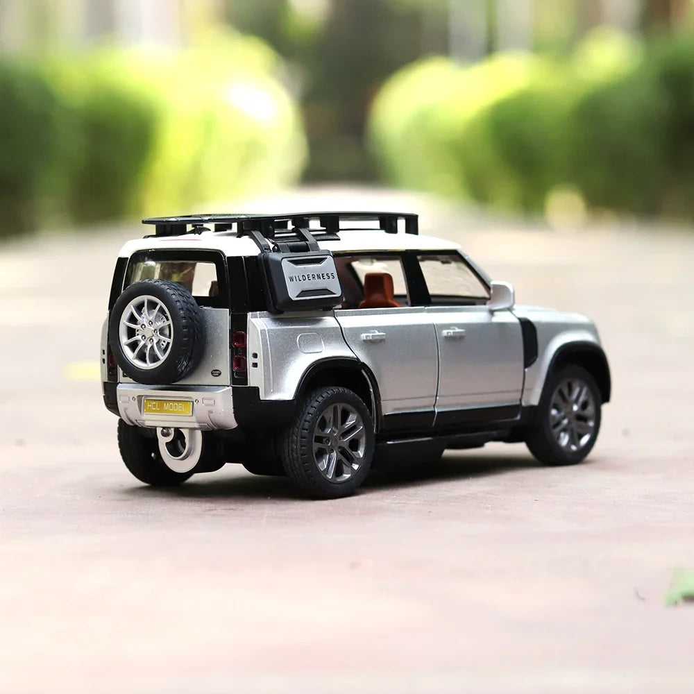 Remote Control Metal Diecast Defender Car with Smoke Effect | Openable Doors & Light | 1:22 Scale